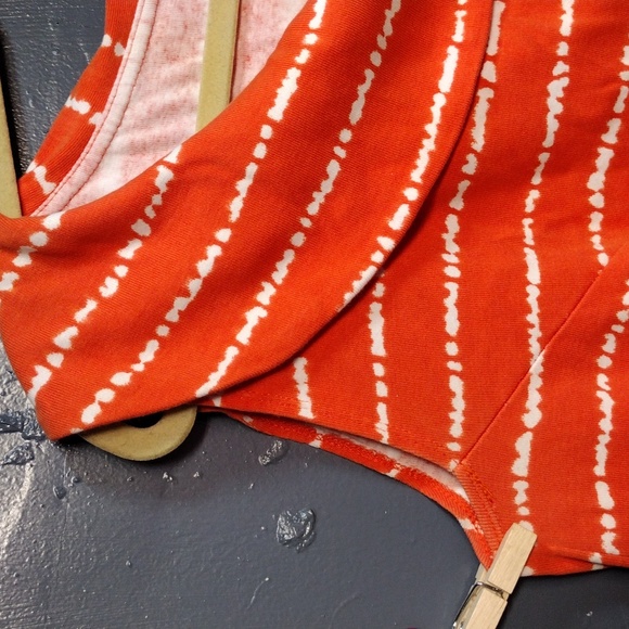 Orange striped tank - Picture 4 of 6